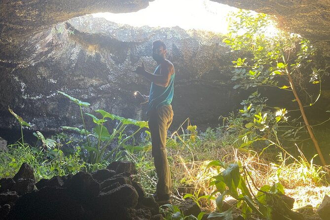 half-day-private-tour-caves-and-volcanic-refuges