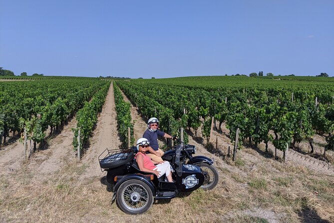 half-day-private-tour-in-saint-emilion-in-a-sidecar