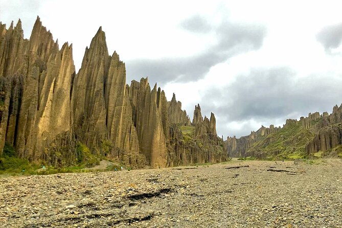 half-day-private-tour-in-valle-de-las-animas-and-palca-canyon