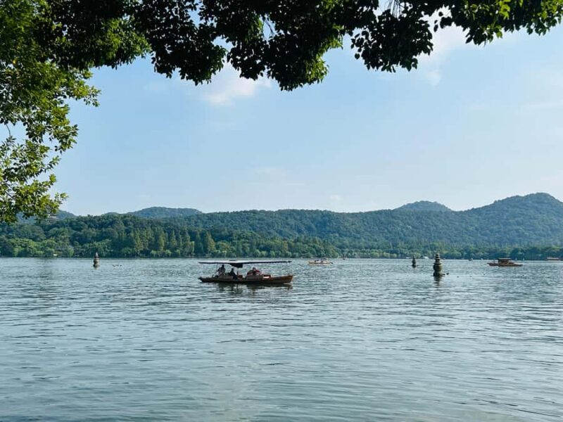 Half Day Private Tour of Jingci Temple and West Lake - Exploring Hangzhou in Comfort and Style