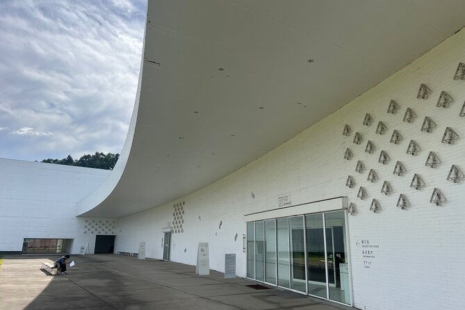 half-day-private-tour-of-jomon-archaeological-site-and-art-museum