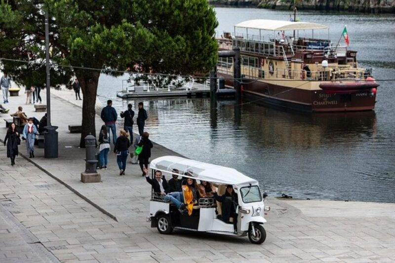 half-day-private-tour-of-porto-and-afurada-village-tuk-tuk