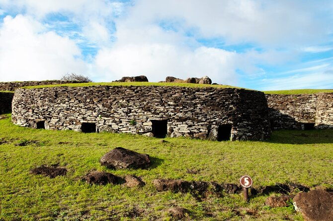 half-day-private-tour-rano-kau-and-orongo-the-city-of-kings