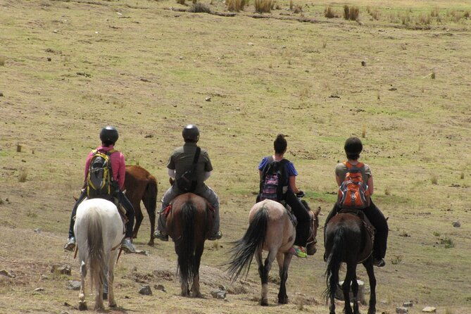 half-day-private-tour-riding-on-horseback-around-cusco