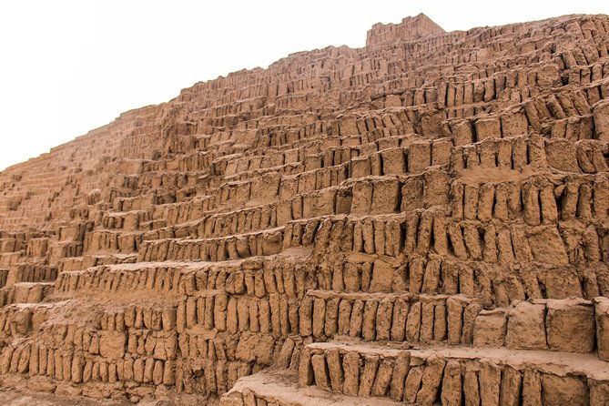 half-day-private-tour-to-huaca-pucllana-and-huaca-mateo-salado