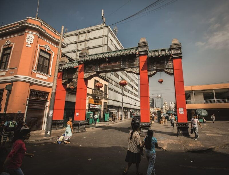 half-day-private-tour-to-local-market-chinatowncordano-bar