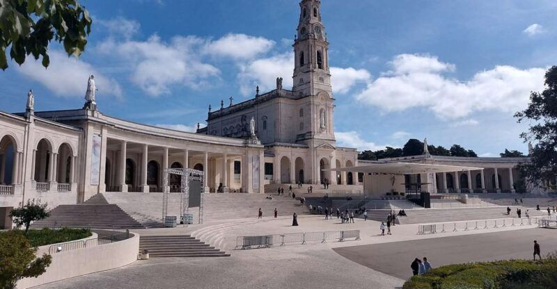 half-day-private-transport-to-fatima