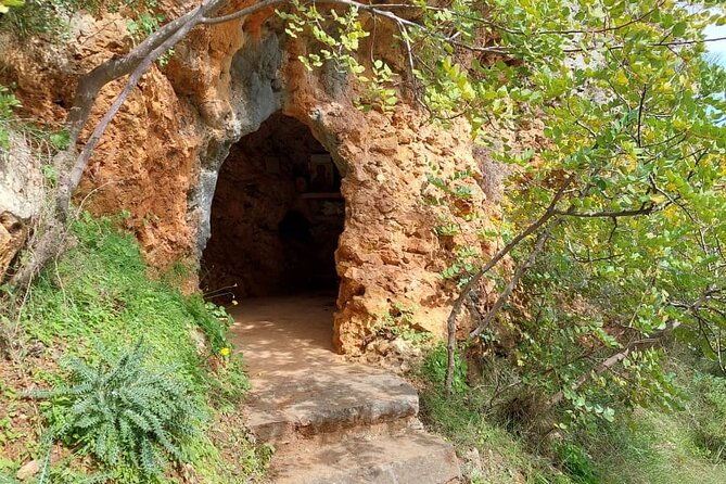 half-day-private-walking-tour-along-the-orthodox-gorge