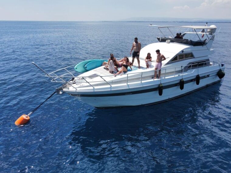 half-day-private-yacht-tour-on-the-syracuse-coast-2