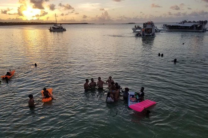 half-day-punta-cana-booze-party-cruise-experience