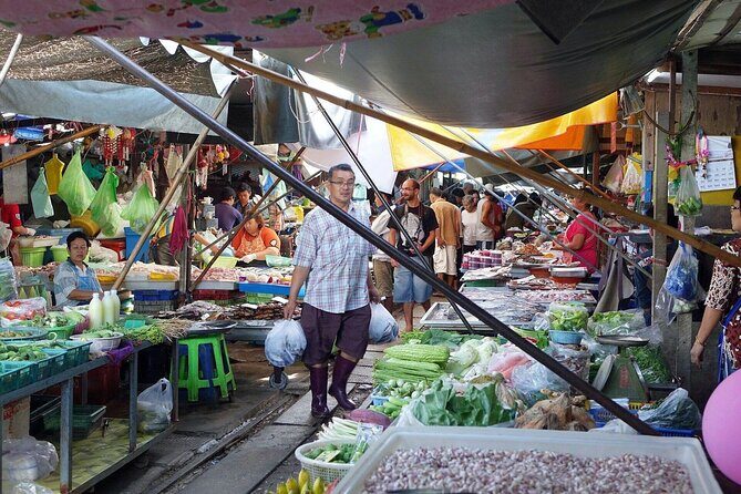 Half Day Railway Market and Damnoen saduak Floating Market tour - Who Would Love This Tour?