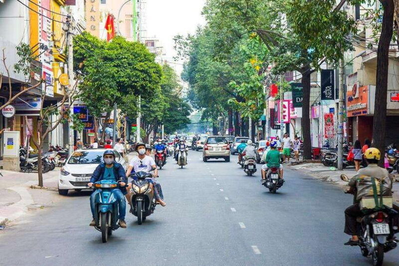 half-day-ride-through-the-heart-of-ho-chi-minh-city