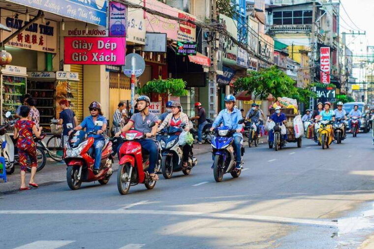 half-day-ride-through-the-heart-of-ho-chi-minh-city