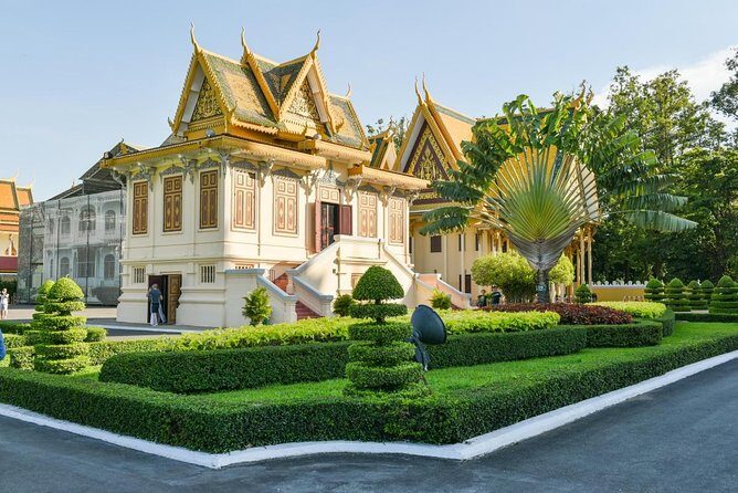 Half-Day Royal Palace, Wat Phnom & Independence Monument Tour - What to Expect from the Tour