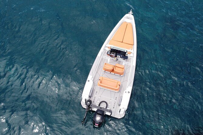 Half Day Saxdor Boat Rental in Santorini - Setting the Scene: Santorini from the Water