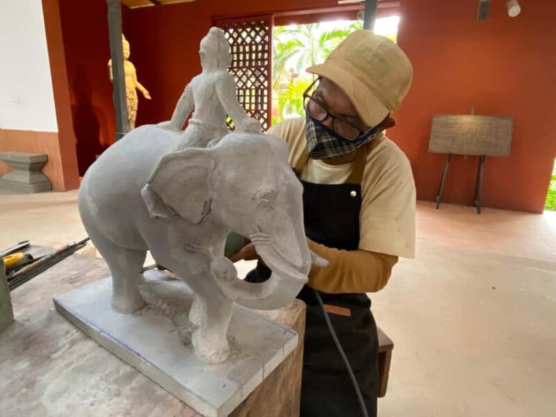 Half-day: Silk Farm, Senteurs Angkor & Satcha Craftsmanships - Discovering Cambodia’s Craft Heritage