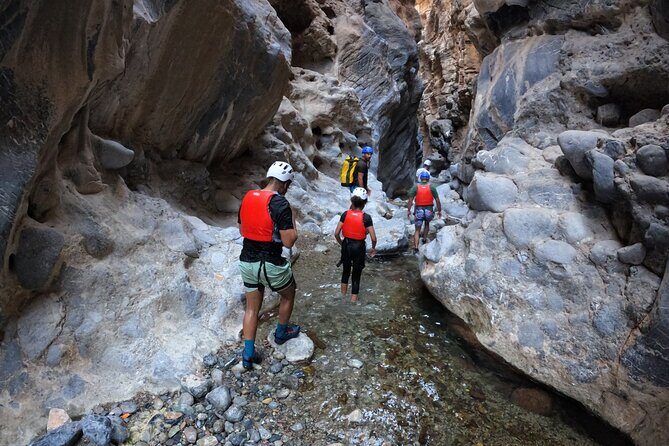 Half Day - Snake Canyon Adventure Tour in Jebel Shams - What is the Snake Canyon Adventure Tour?