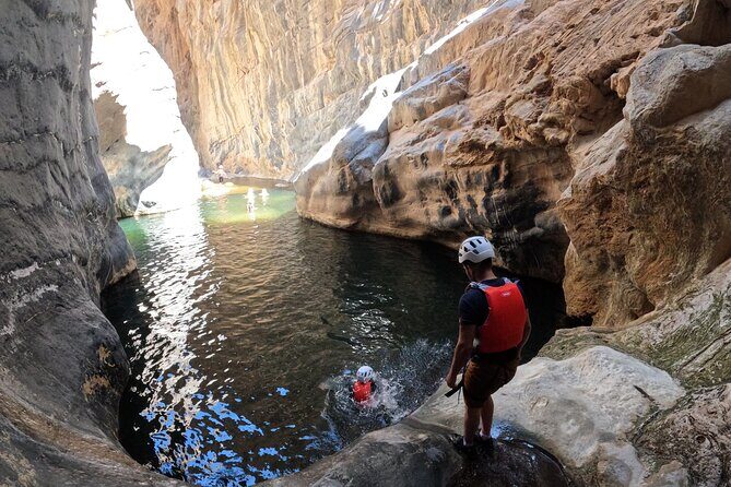 Half Day - Snake Canyon Adventure Tour in Jebel Shams - Packing Tips