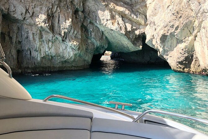 half-day-to-discover-the-fascinating-island-of-capri