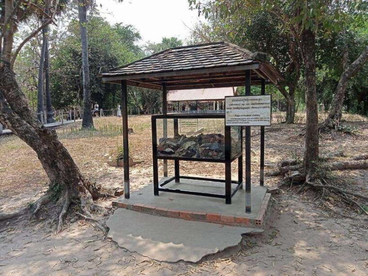 half-day-to-killing-field-s21-genocidal-museum