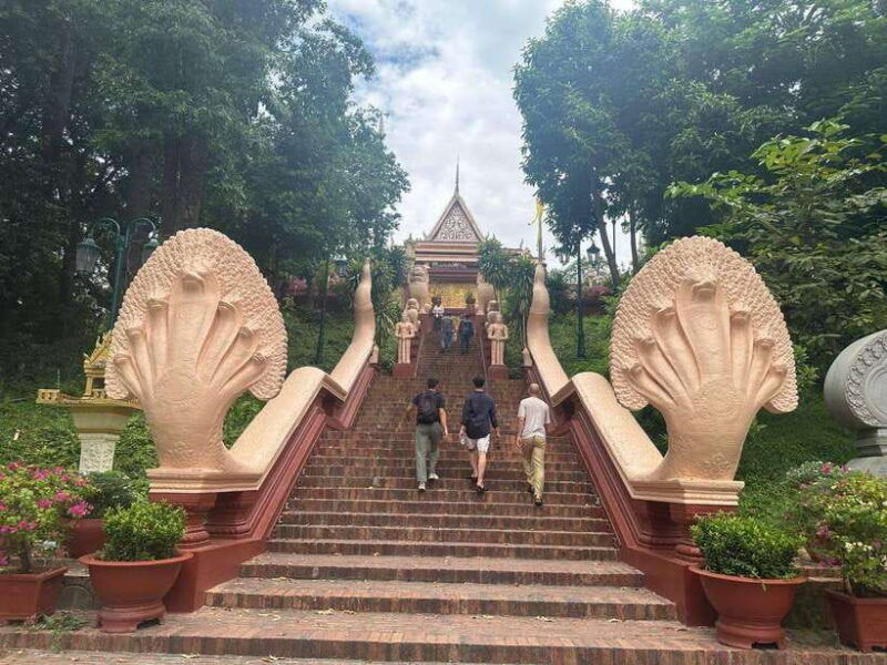 half-day-to-royal-palace-silver-pagoda-and-wat-phnom-tour