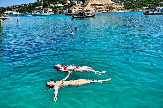 half-day-tour-in-blue-lagoon-and-3-island-from-split