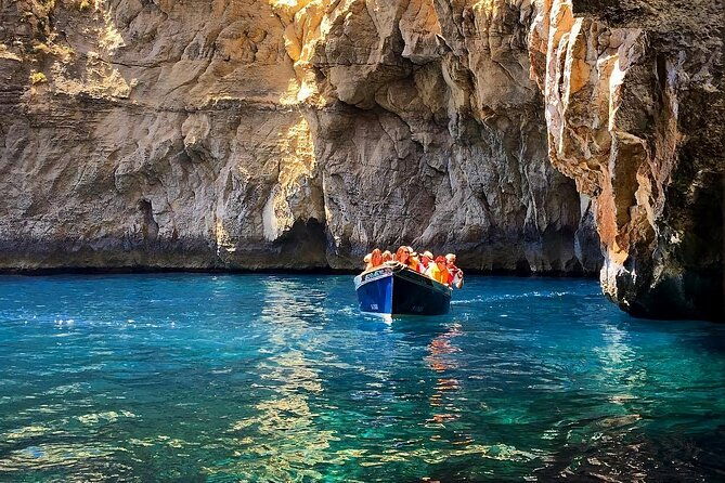 half-day-tour-in-marsaxlokk-village-market-blue-grotto-qrendi