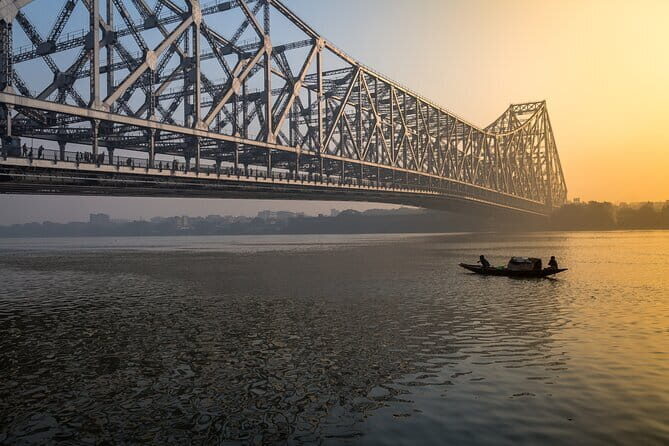 Half Day Tour to the Flower Market and Howrah Bridge in Kolkata - What the Tour Excels At