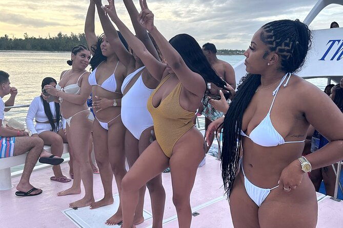 half-day-tour-with-boat-party-through-punta-cana-beaches