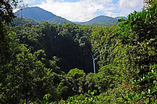 half-day-tour-with-la-fortuna-waterfall-and-arenal-volcano-hike