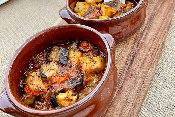 half-day-traditional-micro-restaurant-in-santorini-2