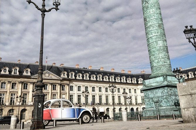 half-day-trip-in-paris-in-a-vintage-and-convertible-car-with-a-parisian