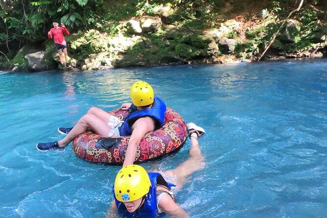 half-day-tubing-ziplining-experience-in-rio-celeste