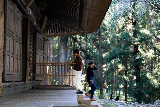 half-day-walking-tour-in-obuse-hokusai-local-specialties