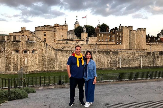 half-day-walking-tour-of-traditional-london-by-walking-public-transportation