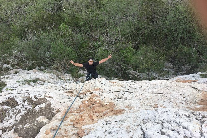 half-or-full-day-climbing-trip-at-the-tafelberg-curacao