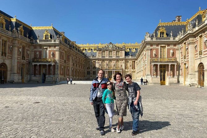 half-private-tour-of-palace-of-versailles-with-train-tickets