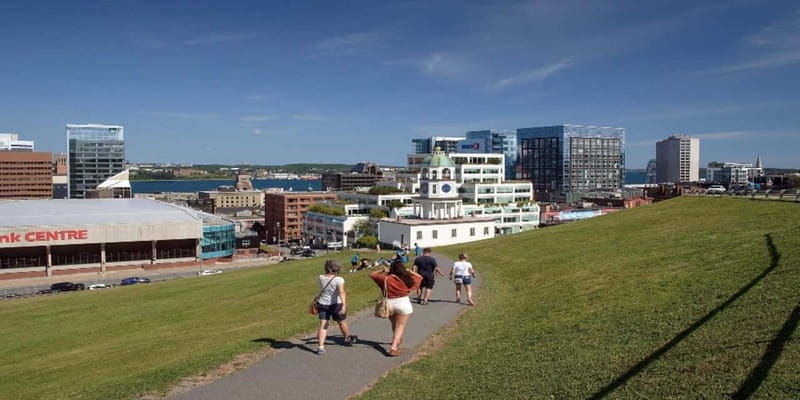 halifax-small-group-walking-tour-with-citadel-museum