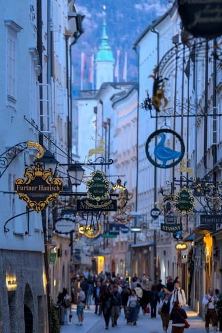 Hallstatt daytrip: Transfer to Hallstatt + Salzburg and back - The Comfort of a Private Transfer