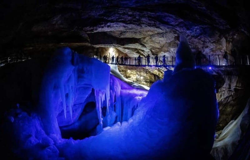 Hallstatt & Ice Cave & 5 fingers Private Trip From Salzburg - Key Points