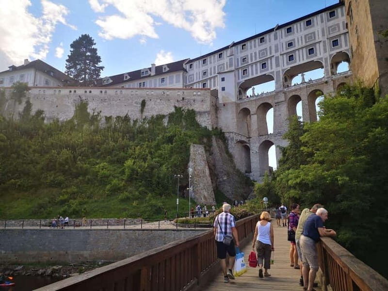 Hallstatt: Transfer to Prague via Cesky Krumlov with Tour - Introduction