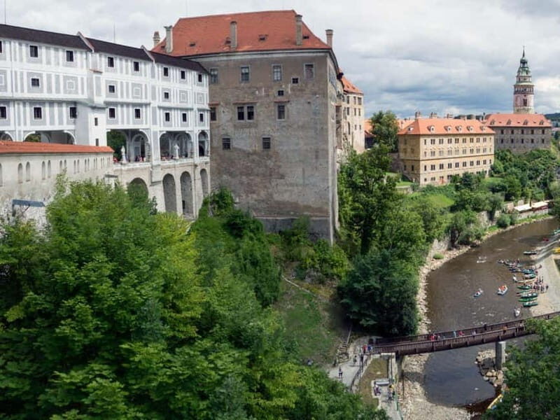 Hallstatt: Transfer to Prague via Cesky Krumlov with Tour - Small Group Size