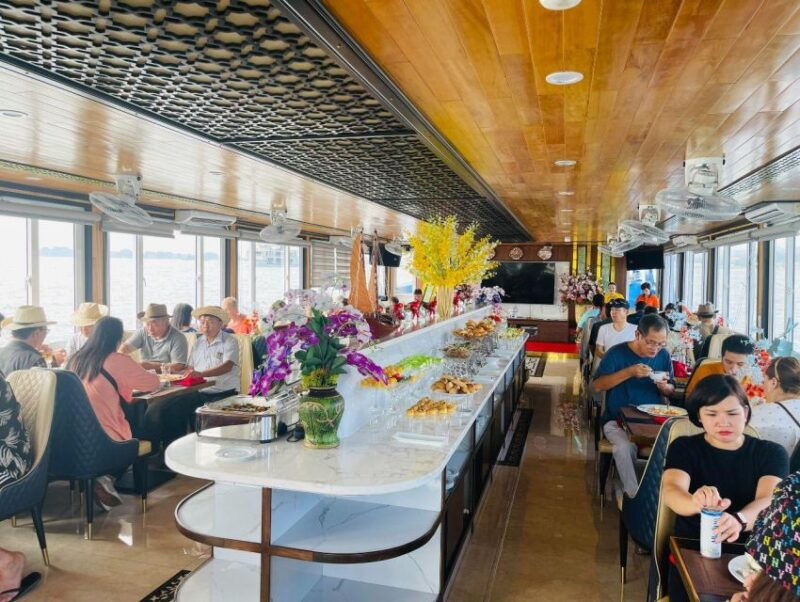 halong-5-star-luxury-day-cruise-caves-kayak-buffet-lunch