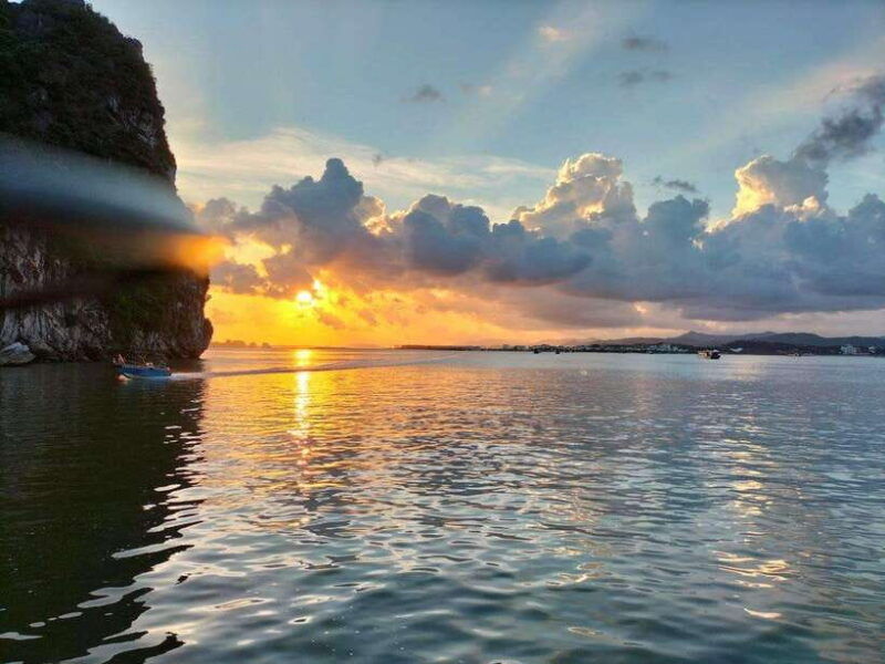halong-bay-1d-sung-sot-cave-titop-island-kayaking-lunch
