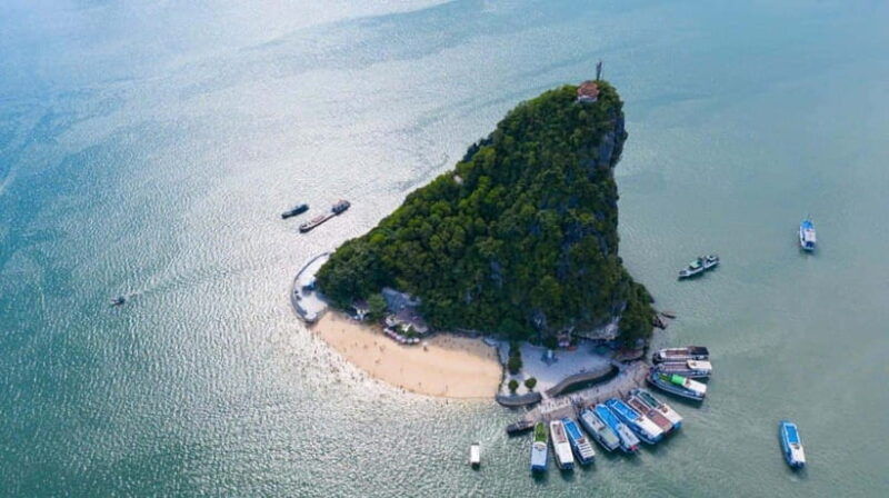 halong-bay-1d-sung-sot-cave-titop-island-kayaking-lunch
