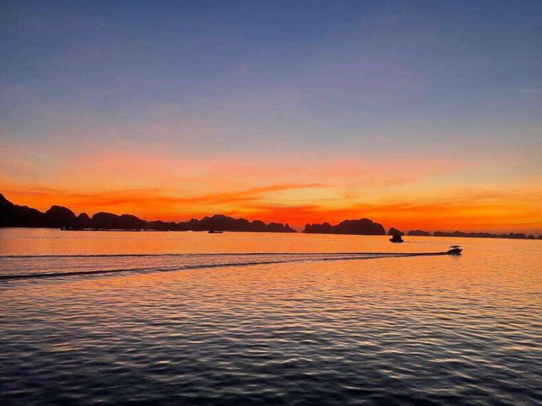 halong-bay-1d-sung-sot-cave-titop-island-kayaking-lunch