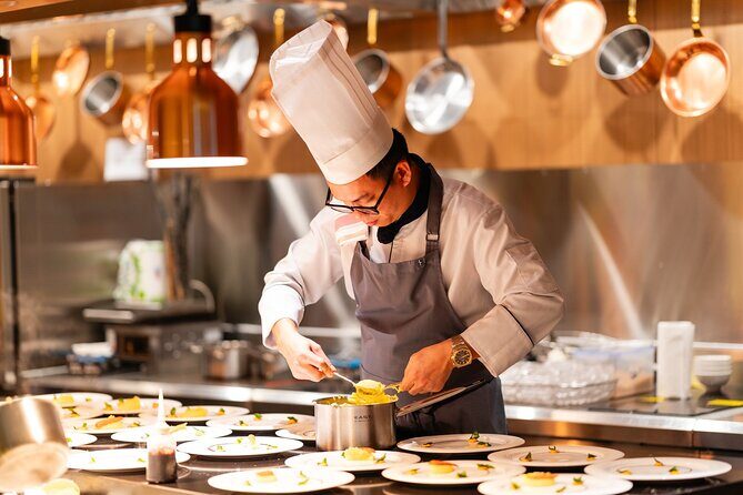 Halong Bay 2D1N 6-Star Luxury Cruise with Pool from Hanoi - Who Should Consider This Tour?