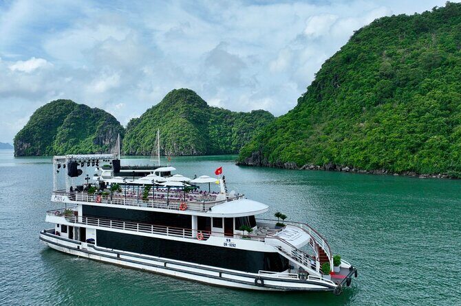 Halong Bay Cruise and Kayaking with Lunch and Music from Hanoi - Experience the Magic of Halong Bay with a Luxurious Cruise and Kayaking
