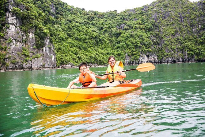 Halong Bay Cruise Tour from Hanoi with Kayak Adventure - Experience the Beauty of Halong Bay in a Day