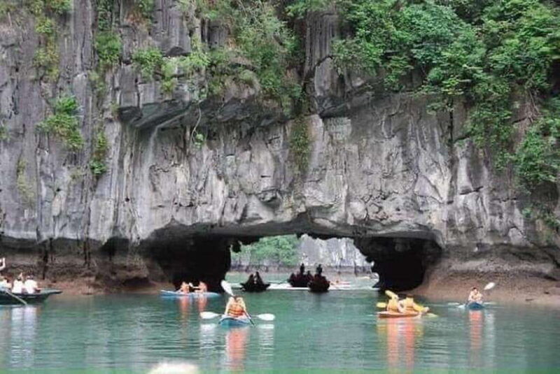 halong-bay-day-cruise-with-lunch-and-kayak-from-ninh-binh